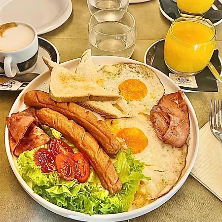 Seasons Bed & Breakfast *